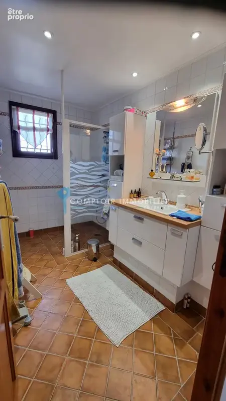 VAR (83) - À VENDRE - FLAYOSC - Villa 3 chambres avec vue dominante sur les collines de Flayosc - photo 13
