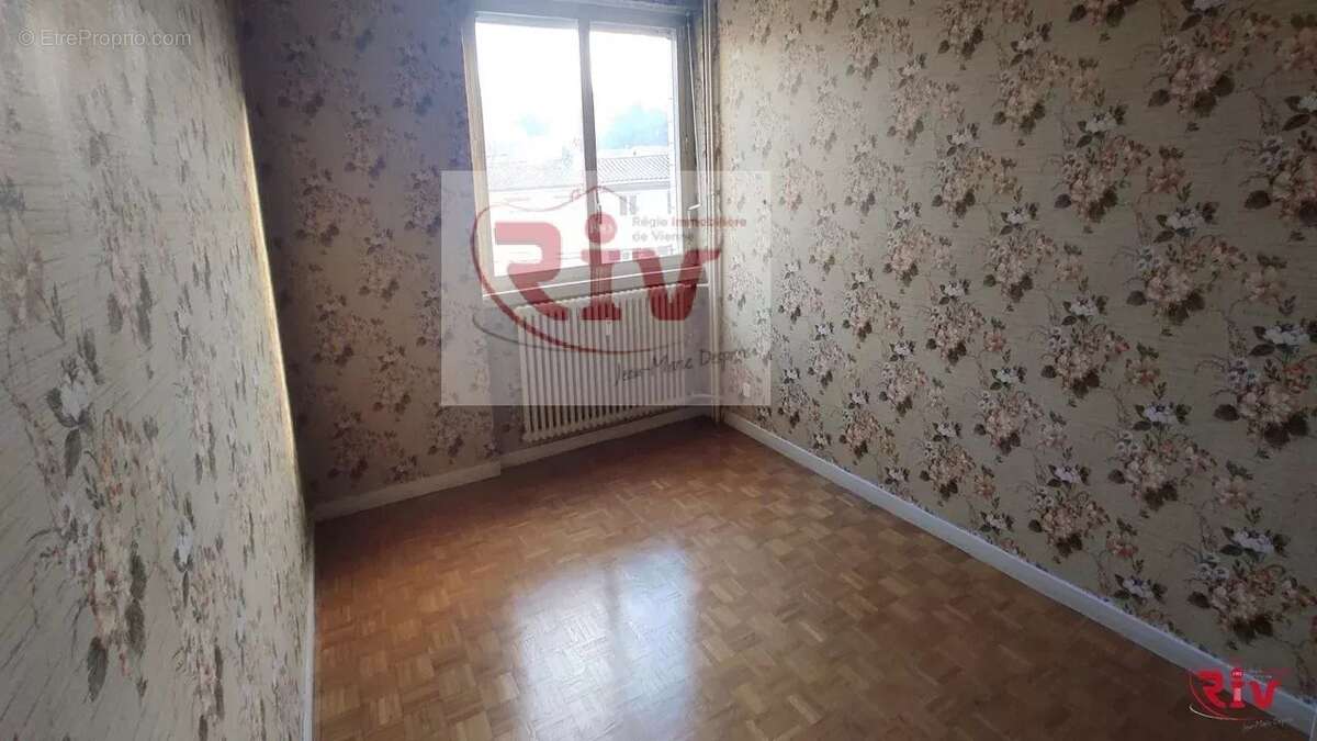 Appartement à LE PEAGE-DE-ROUSSILLON