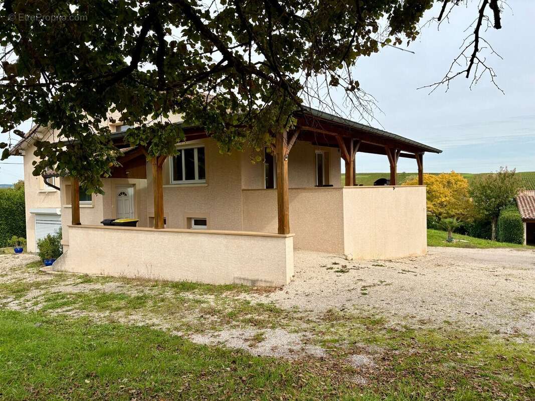 Maison à MONTBELLET