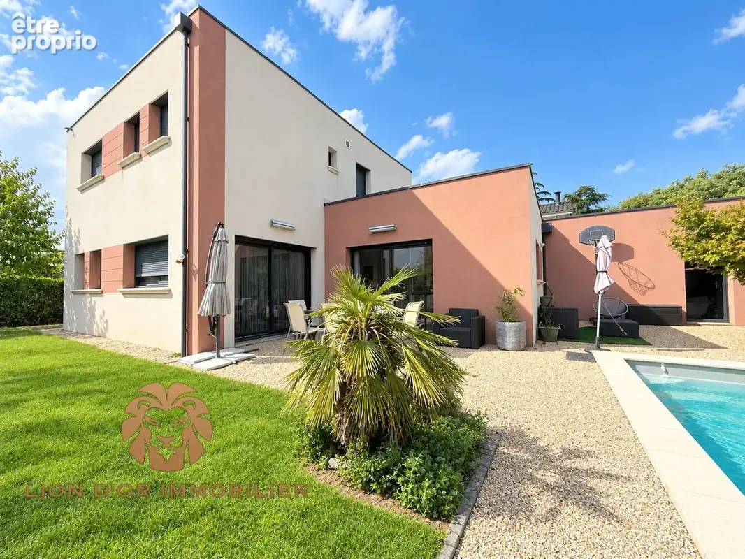 Maison 6 pièces 136 m² à vendre à Neuville-Sur-Saone (69250) - photo 2