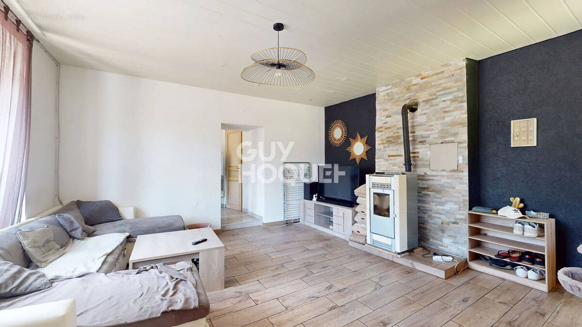 Maison à PORT-SUR-SAONE