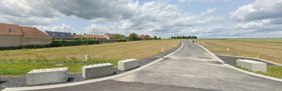 Terrain à AUBIGNY-AU-BAC
