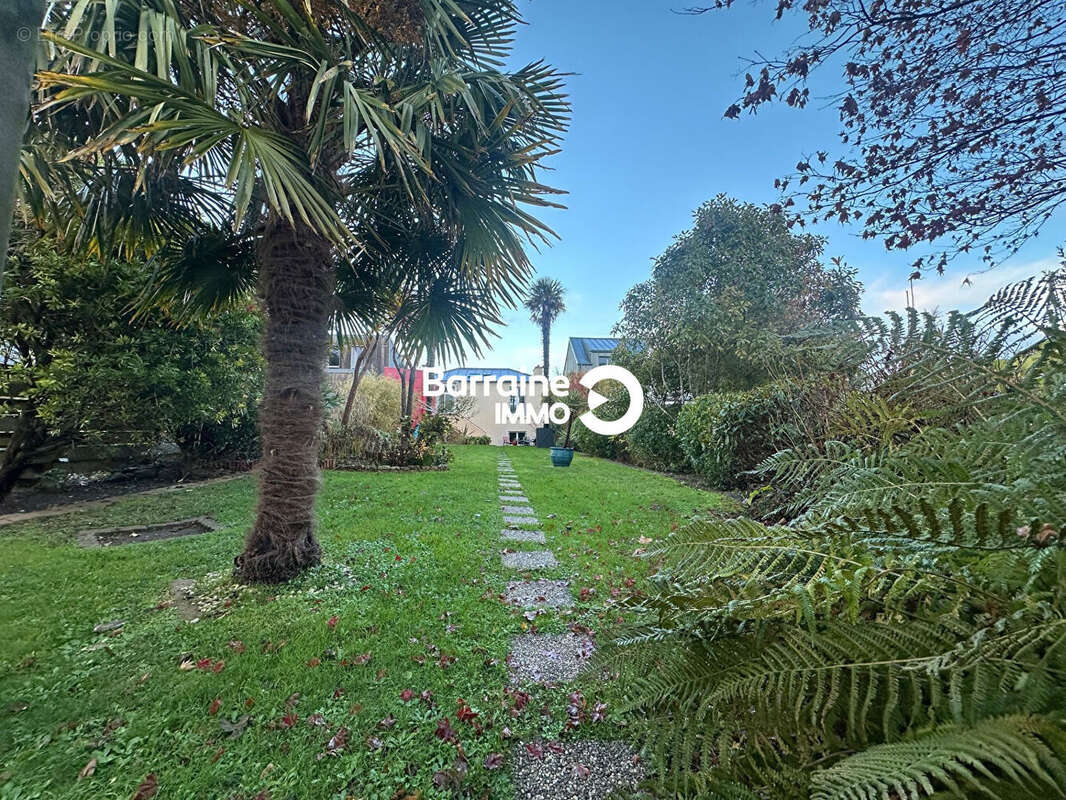 Maison à LE RELECQ-KERHUON