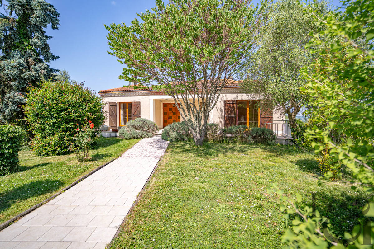 Maison à PUJOLS