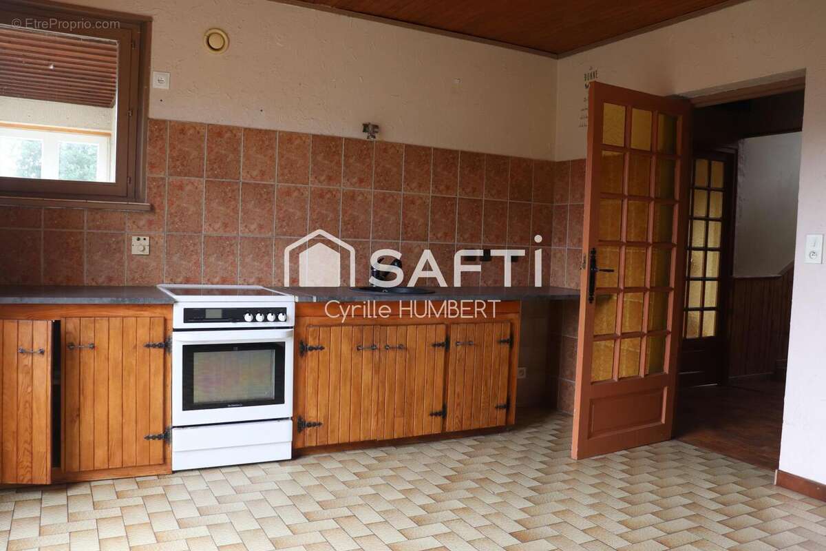 Maison 158 m² à Les Combes  - photo 6