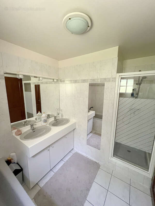 Maison à LA QUEUE-EN-BRIE