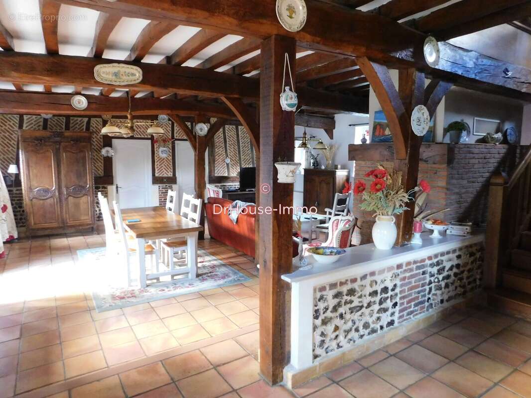 Maison à CIDEVILLE