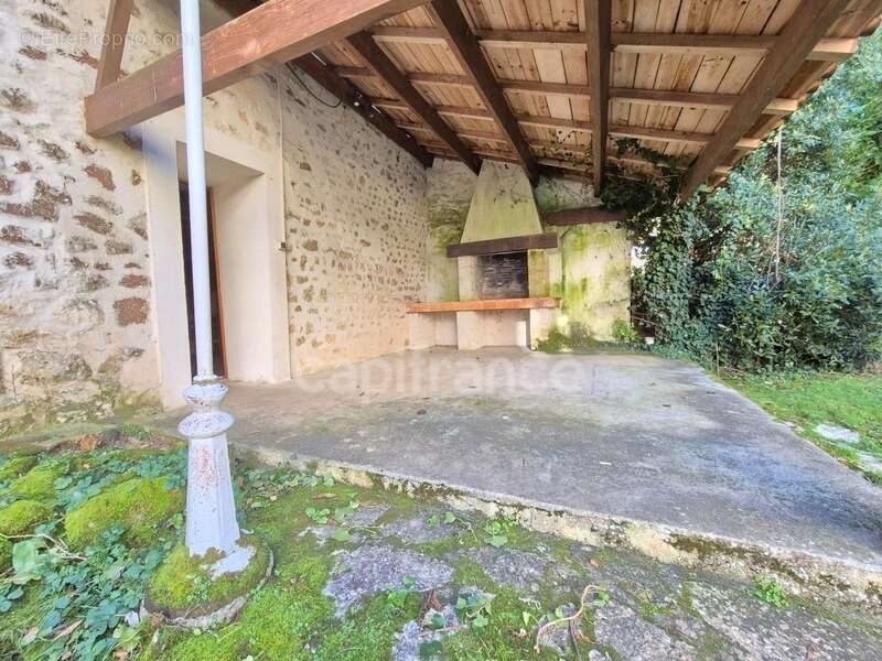 Maison à BUSSAC-SUR-CHARENTE