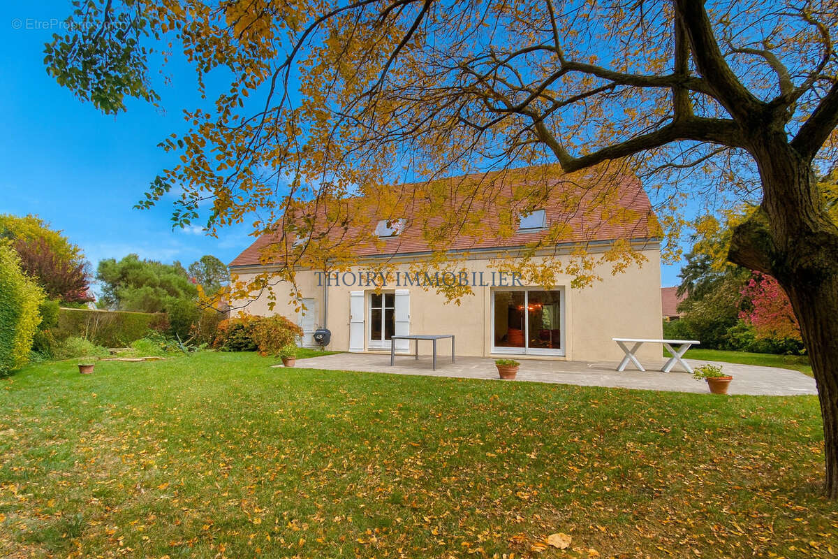 Maison à THOIRY