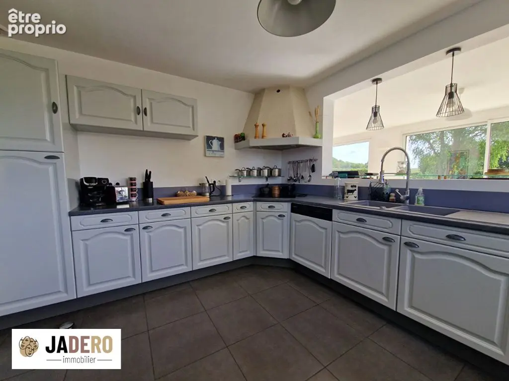 Maison familiale de 187 m² , 4 à 5 chambres , Terrain de 3 011 m² , Saumont-la-Poterie - photo 2