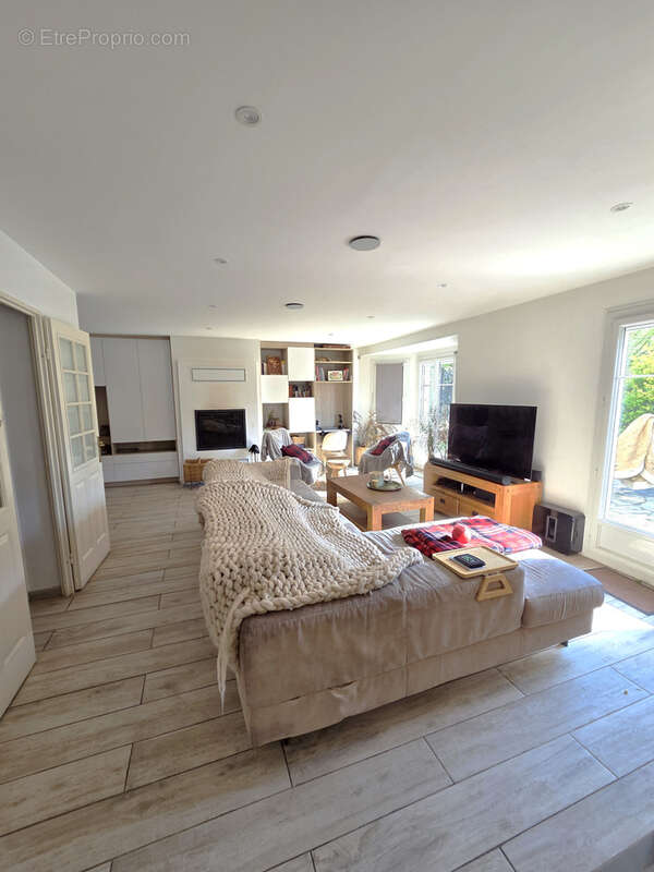 Maison à SAVIGNY-SUR-ORGE