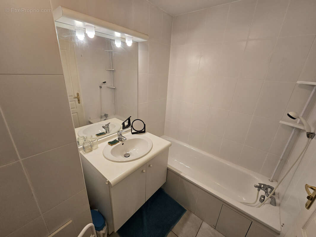 Appartement à SAINT-MARTIN-D'HERES