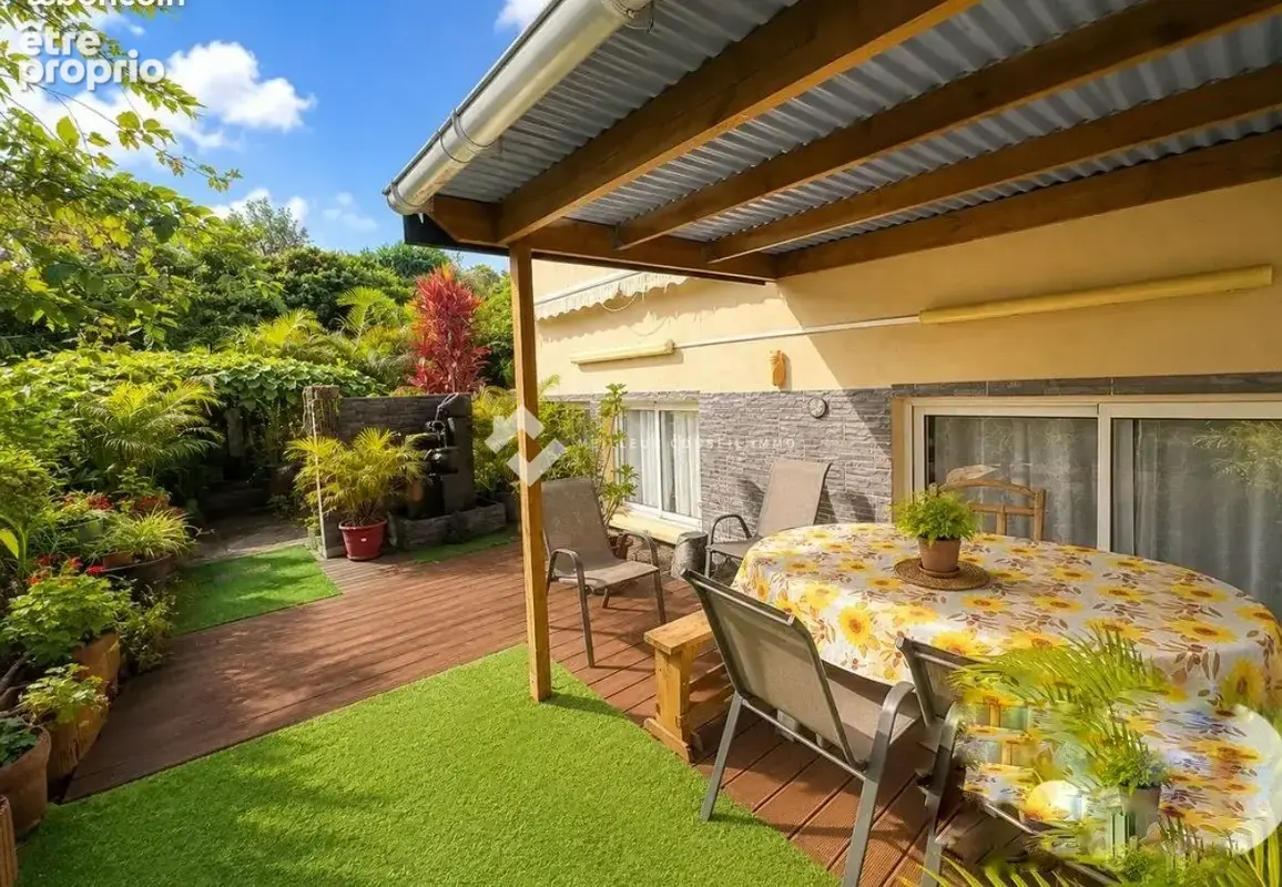 Maison 165 m² à Les Trois-Bassins  - photo 4