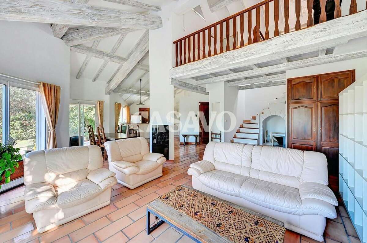 Vente Maison 5 pièces de 136m² - 13200 Arles - photo 5