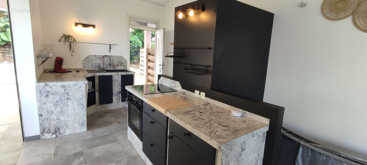 Maison à LES TROIS-ILETS