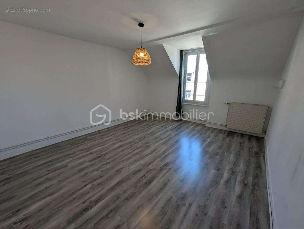 Appartement à FOUGERES