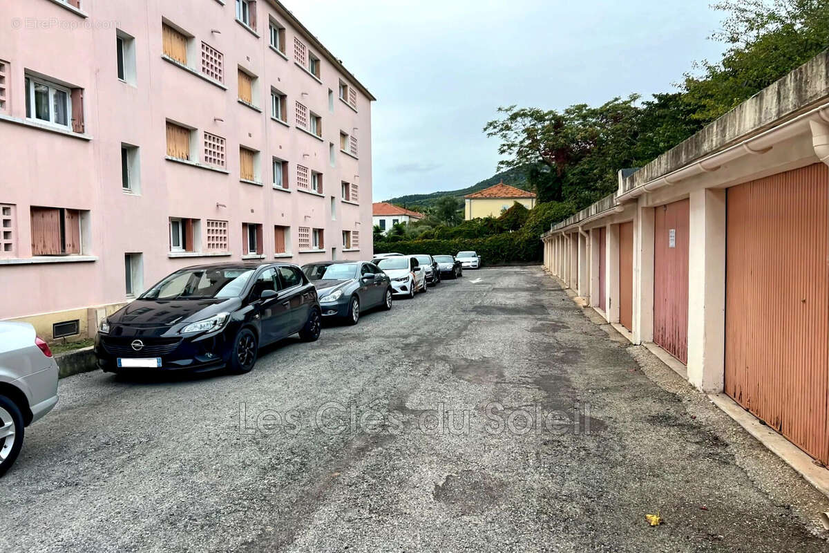 Parking à TOULON