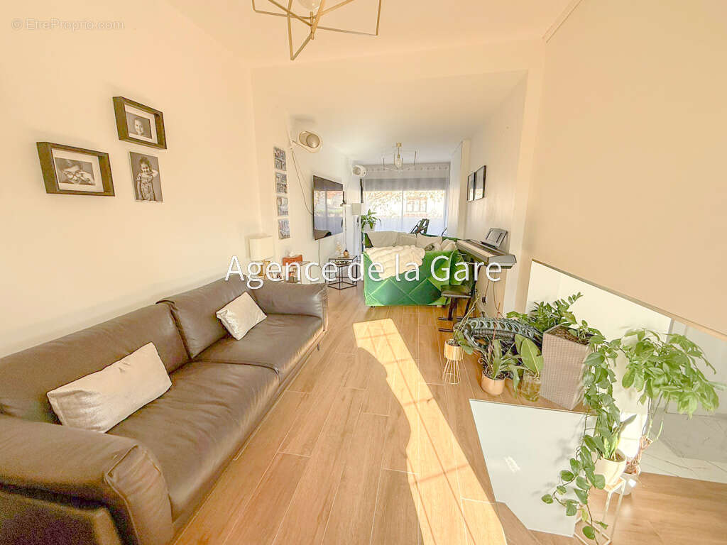 Maison à SARTROUVILLE