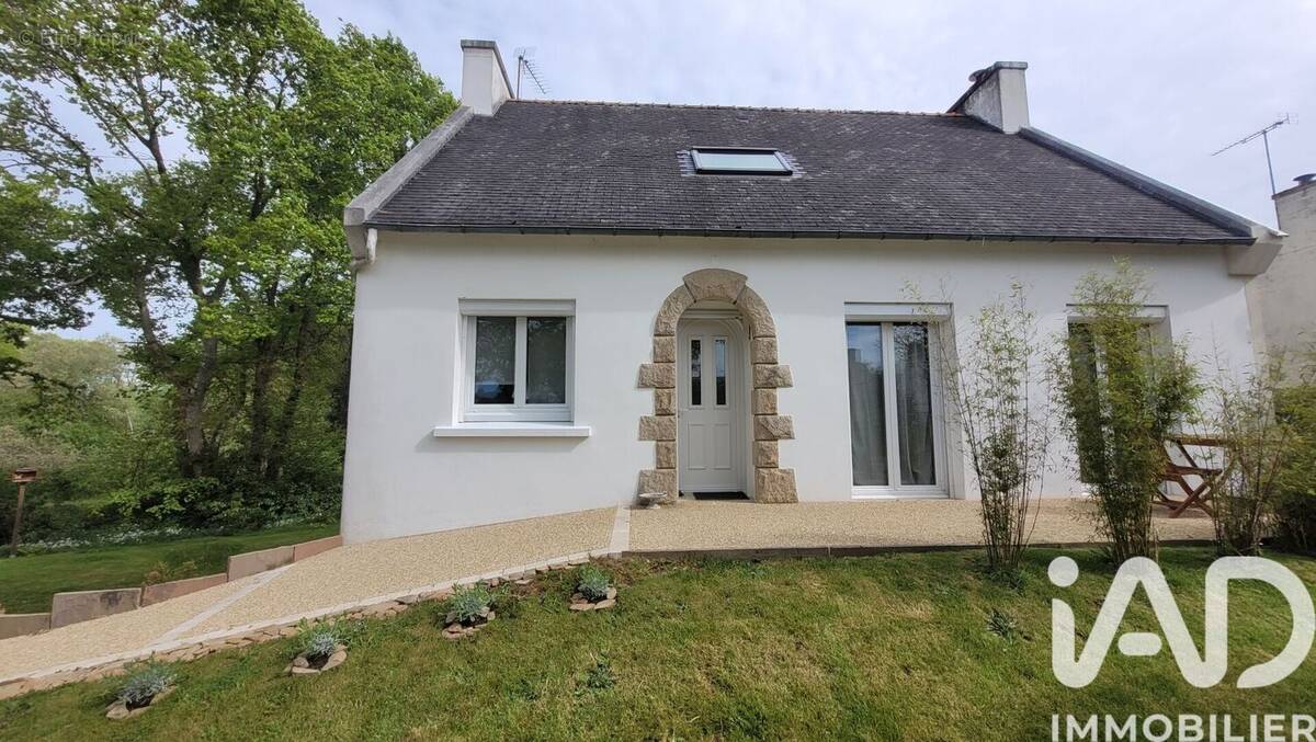 Photo 1 - Maison à CHATEAUNEUF-DU-FAOU