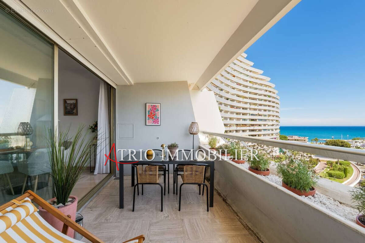 Appartement à VILLENEUVE-LOUBET