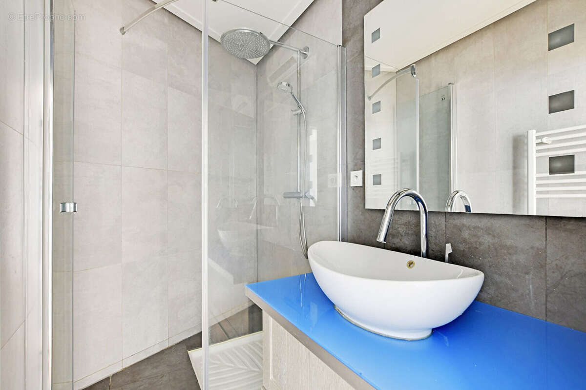 Appartement à PARIS-19E