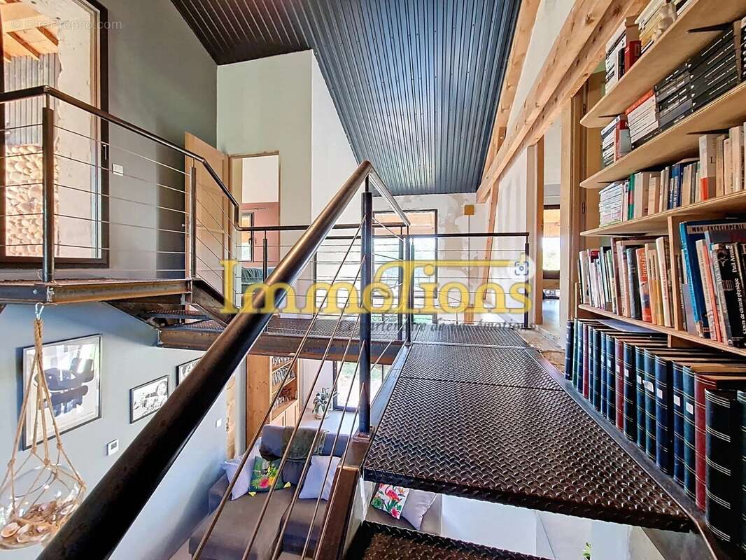 Maison à SAINT-HILAIRE-DU-ROSIER