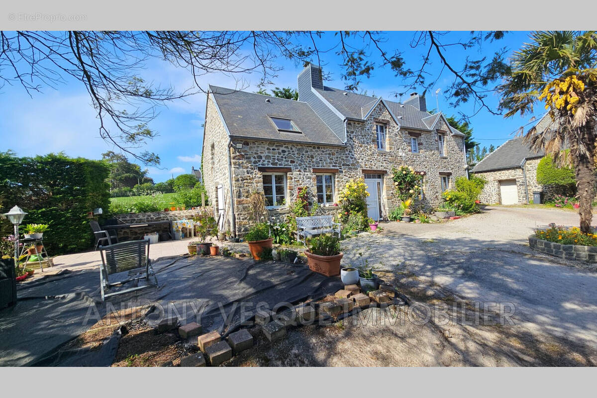 Maison à AGON-COUTAINVILLE