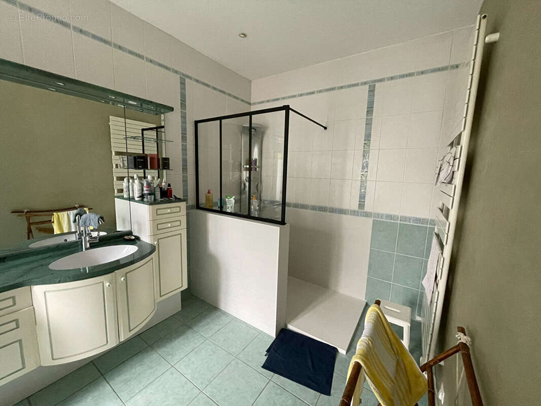 Maison 7 pièces à vendre à Varrains - Calme et Confort - photo 9
