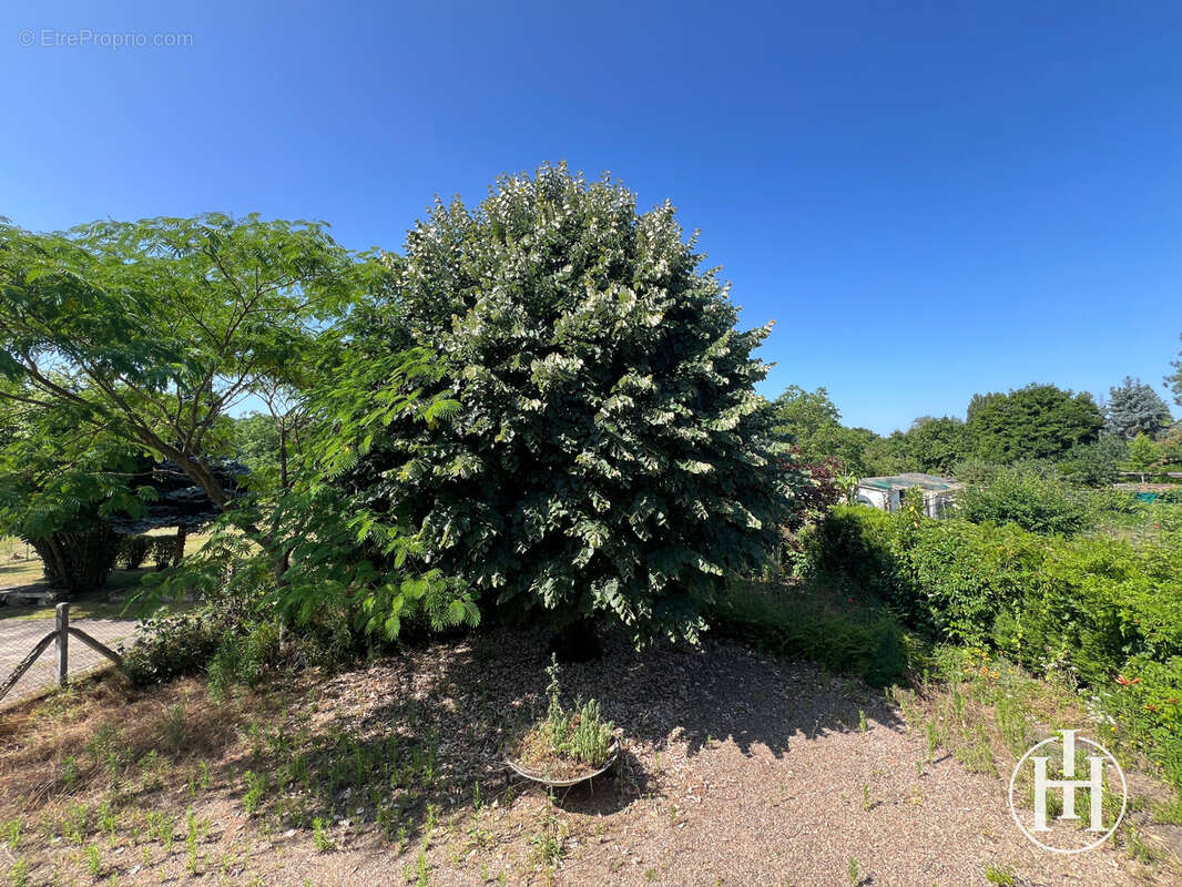 Maison à SAINT-AMAND-MONTROND