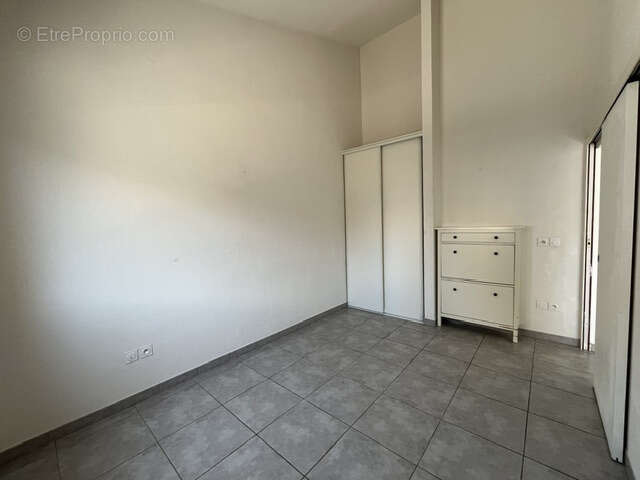 Appartement T3 avec terrasse et parking privatif - photo 3