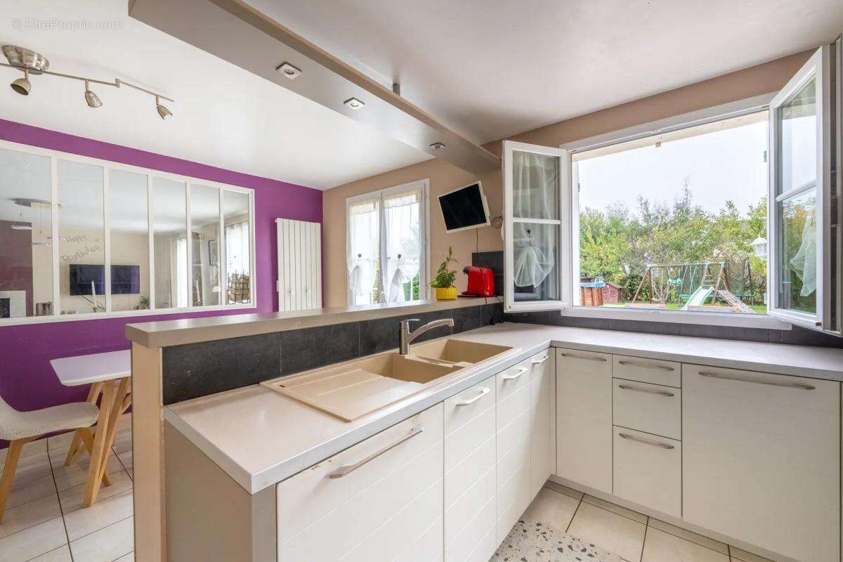 Maison à LES ESSARTS-LE-ROI