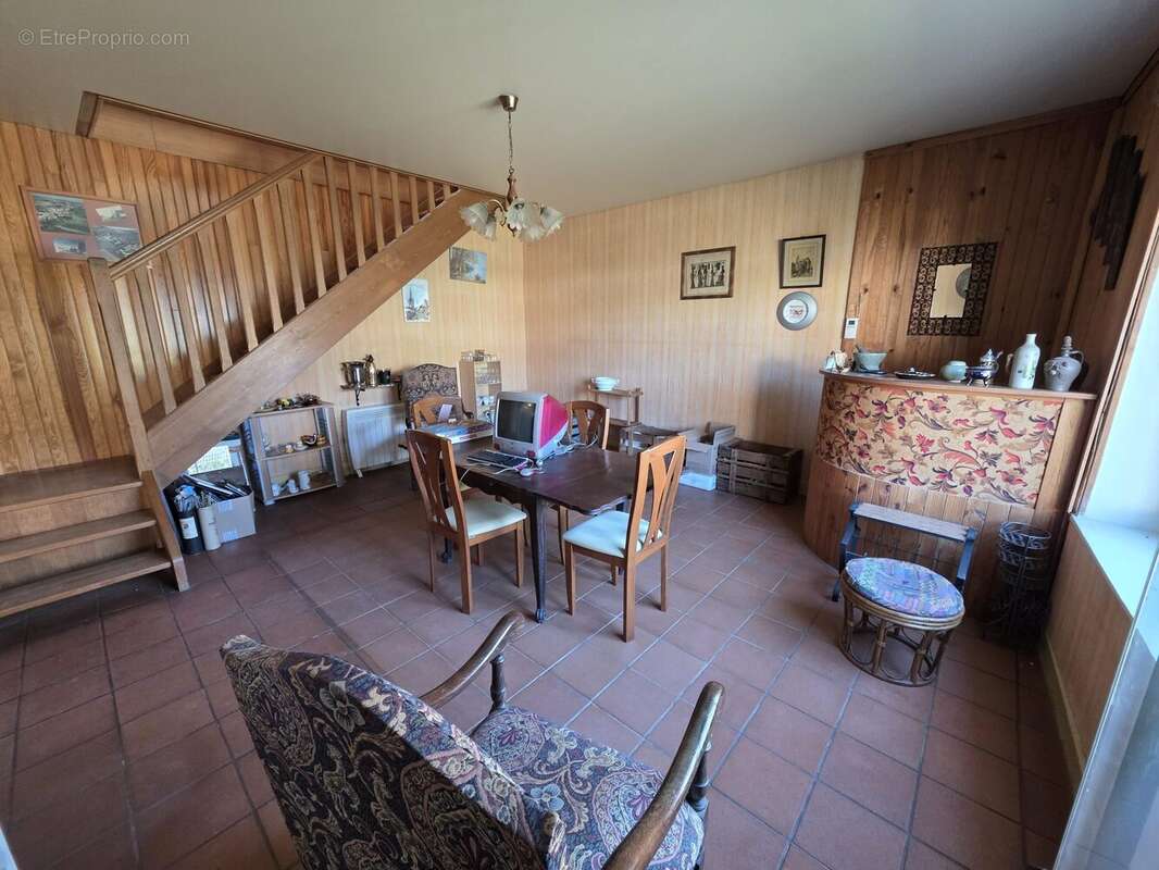 Maison à MAGNY-SAINT-MEDARD