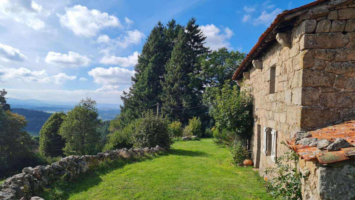 Maison à SAINT-PAL-DE-MONS