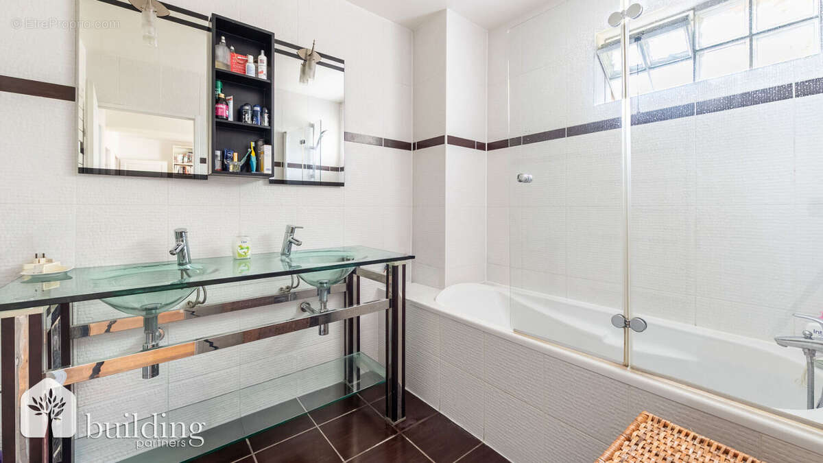 Courbevoie Marceau - Maison familiale 6 pièces de 164 m² sur une parcelle de 140 m² - photo 16