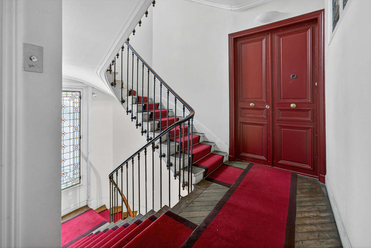 Appartement à PARIS-17E