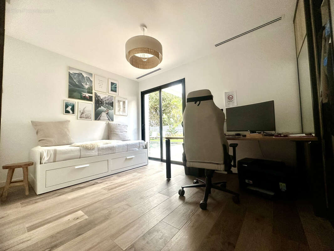 Maison à PUGET-SUR-ARGENS