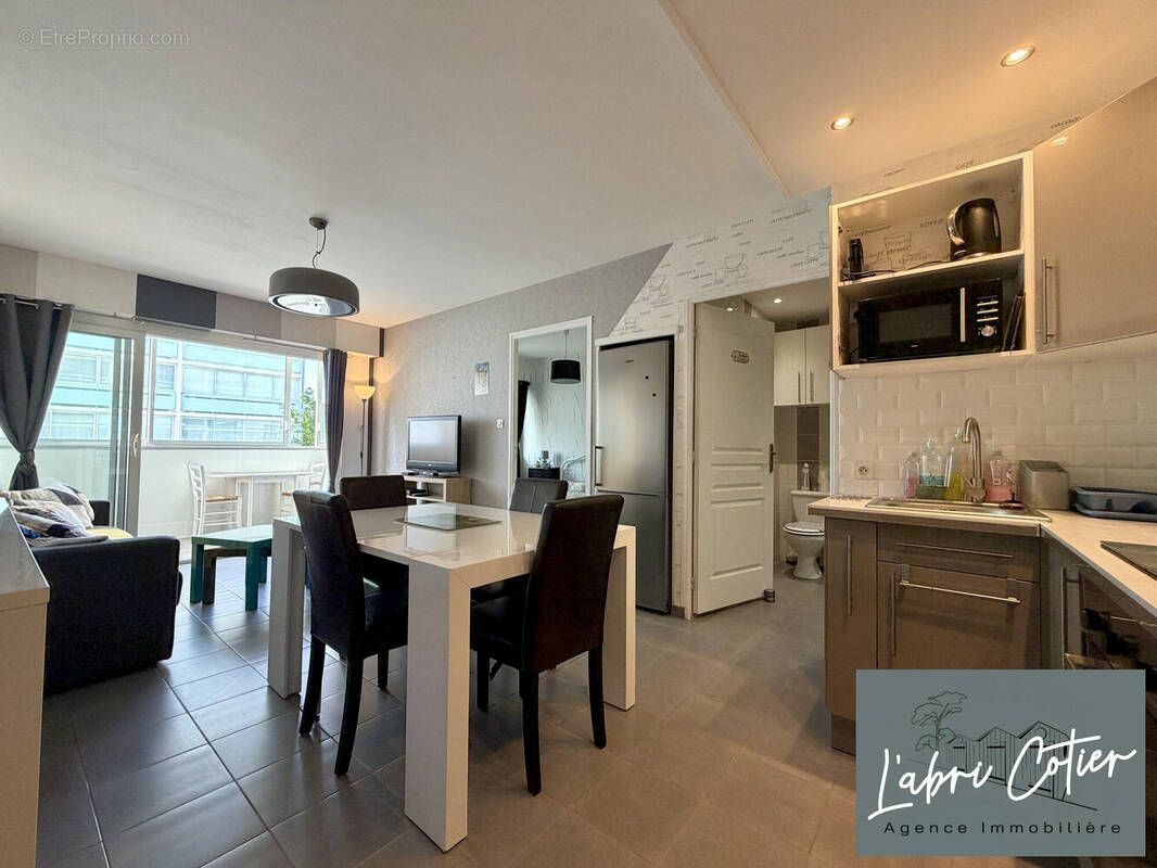 Pièce de vie - Appartement à SAINT-HILAIRE-DE-RIEZ