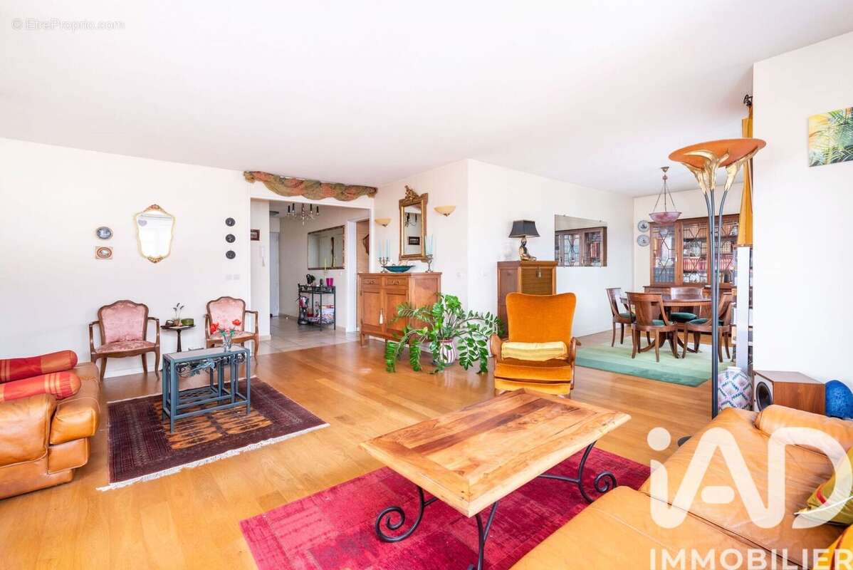 Photo 3 - Appartement à VILLEURBANNE