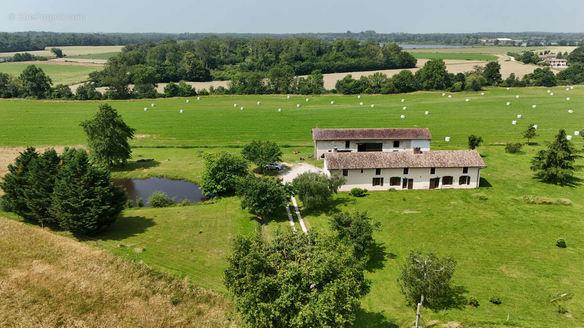 Maison à VILLARS-LES-DOMBES