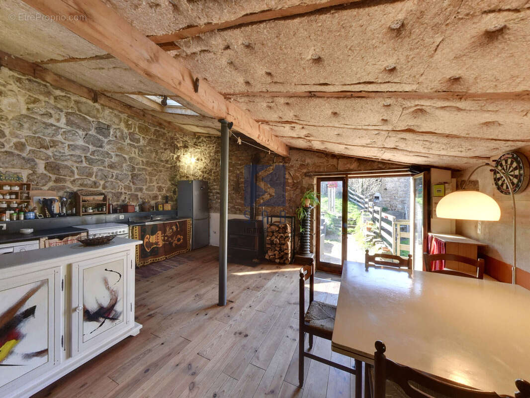 Maison à BEAUVENE