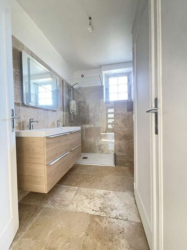 Maison à SAINT-PRIVAT