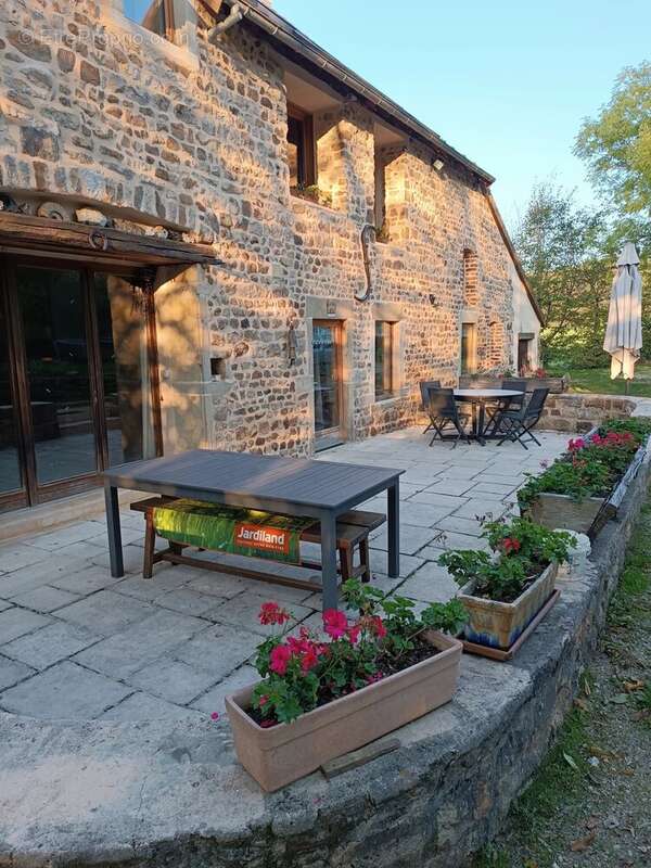 Maison à MONT-SAINT-VINCENT