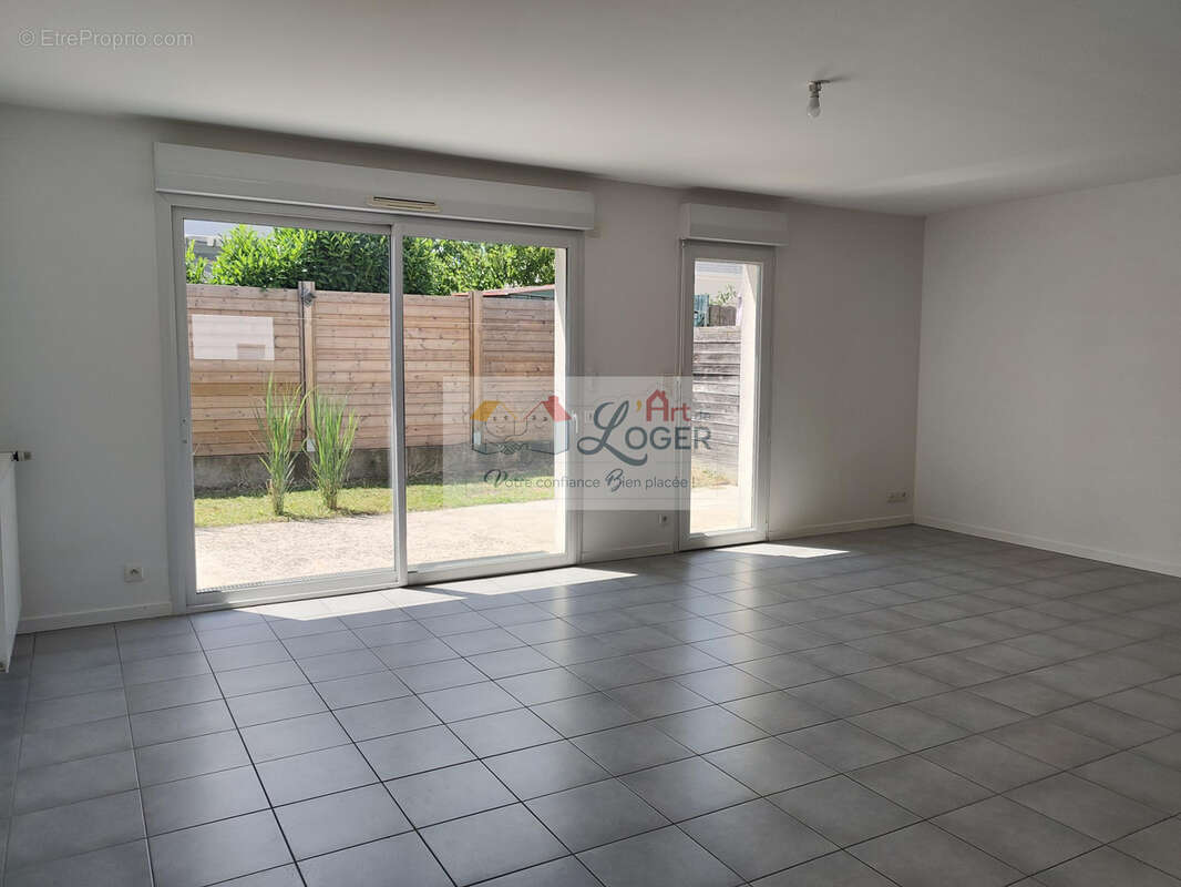 Maison à SAINTE-LUCE-SUR-LOIRE