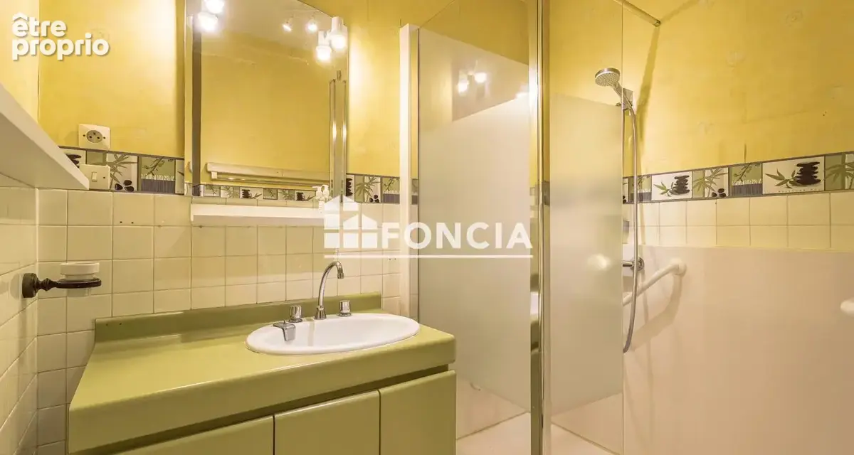 Sanary – faux t3 • loggia - dernier etage - photo 9