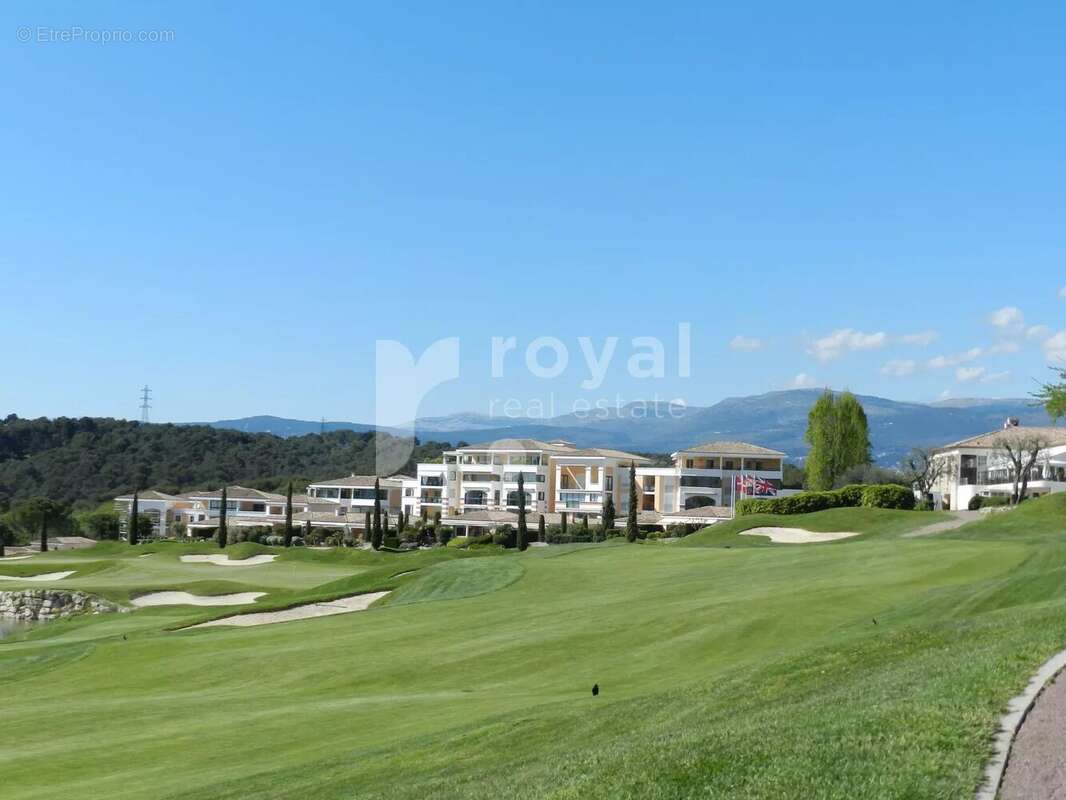 Appartement à MOUGINS