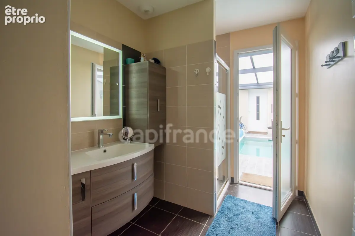Saujon – maison contemporaine avec piscine interieure - photo 11