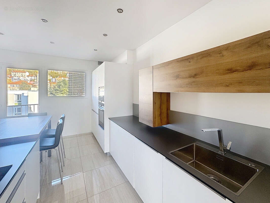 Appartement à SAINT-ETIENNE