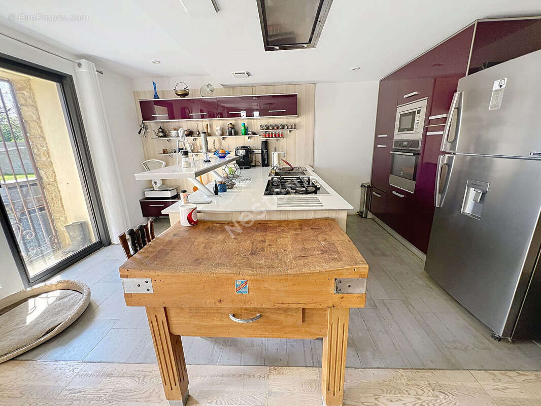 Un bien unique au coeur de Cucuron ? 200 m², 4 suites, grand jardin - photo 7