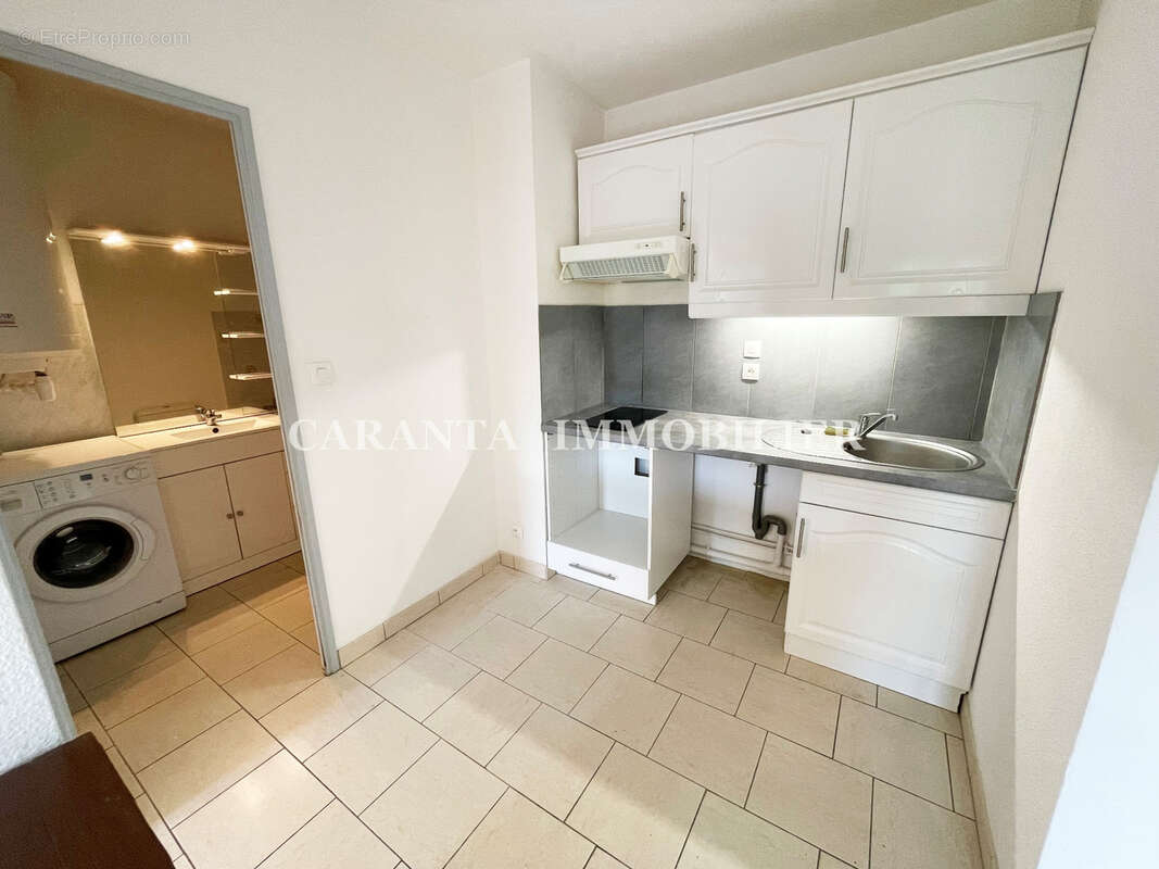 Vente appartement T2 Sainte-Maxime avec loggia fermée, cave et possibilté garage en sus - photo 7