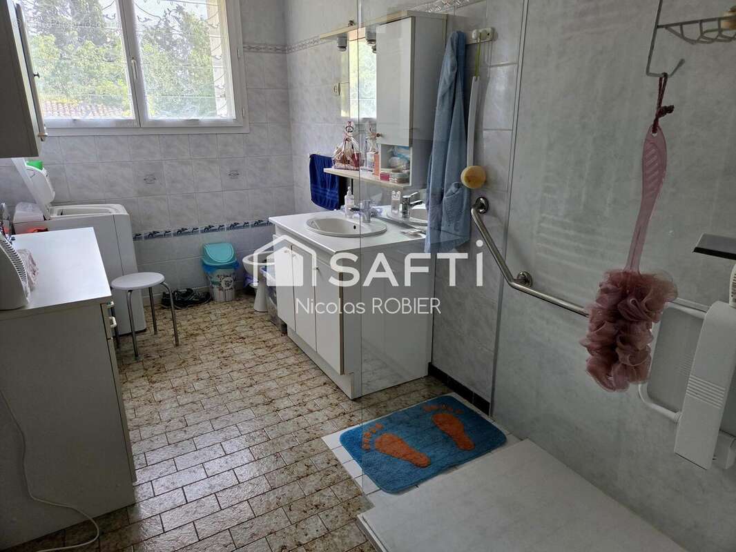 Maison 110 m² à La Creche  - photo 5